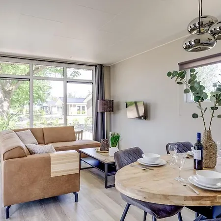 Stijlvol 4-persoons In Betuwe, Holiday home