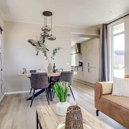 Holiday home Stijlvol 4-persoons In Betuwe, *