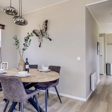 Holiday home Stijlvol 4-persoons In Betuwe, *