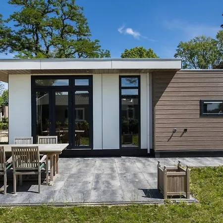 Holiday home Stijlvol 4-persoons In Betuwe,